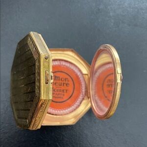 Vintage 1920/30s Gold Compact w Mirror & rouge. Richard Hudnut. MOIRET Paris.